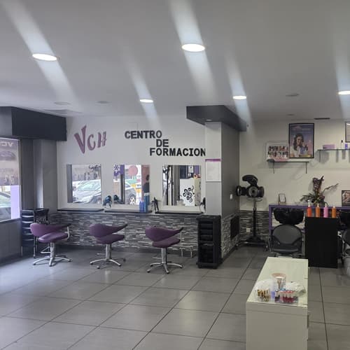 Cursos de formación en peluquería y estética de VCH en Ferrol